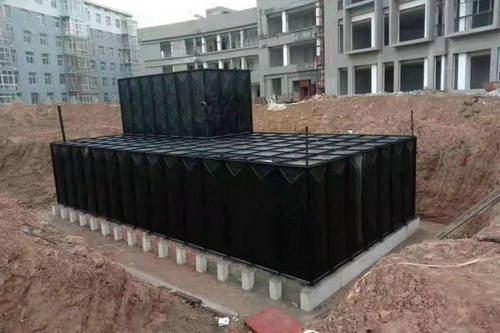 洛阳BDF水箱的板材在不同温度下的疲劳寿命是多少？